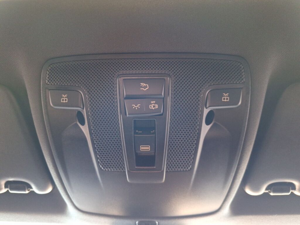 Mercedes-Benz CLA 2013 Valkoinen