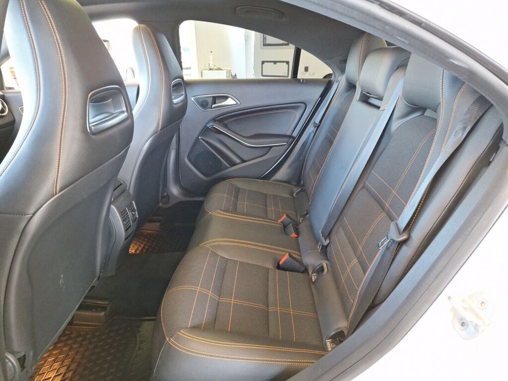 Mercedes-Benz CLA 2013 Valkoinen