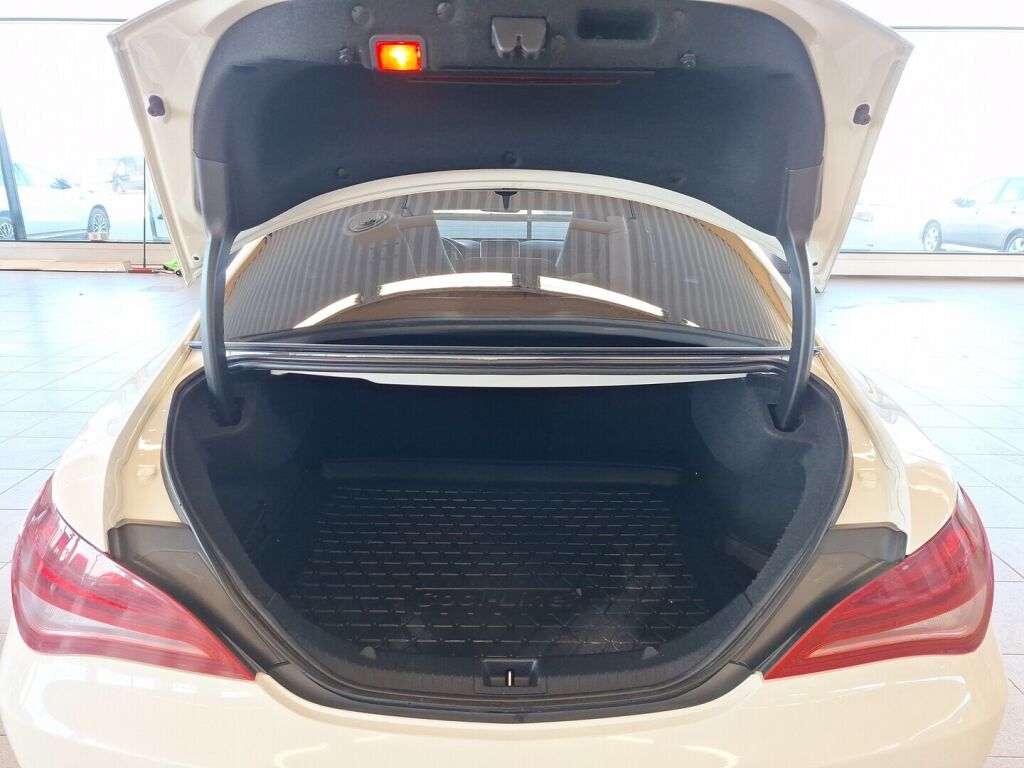 Mercedes-Benz CLA 2013 Valkoinen