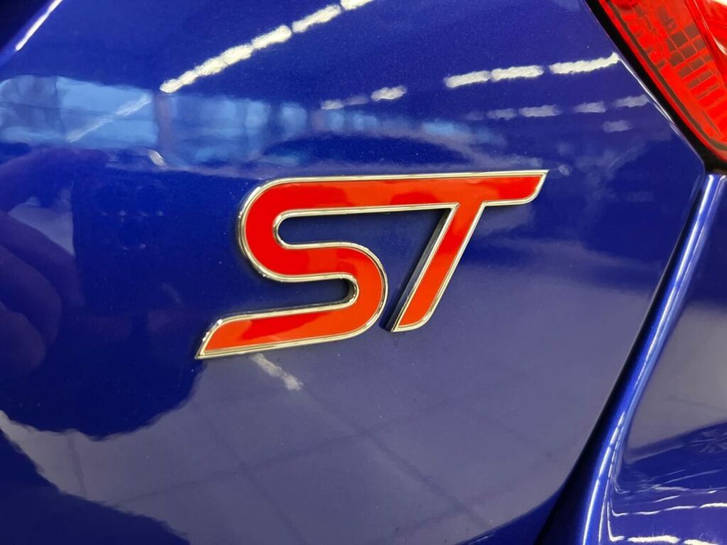 Ford Focus 2013 Sininen