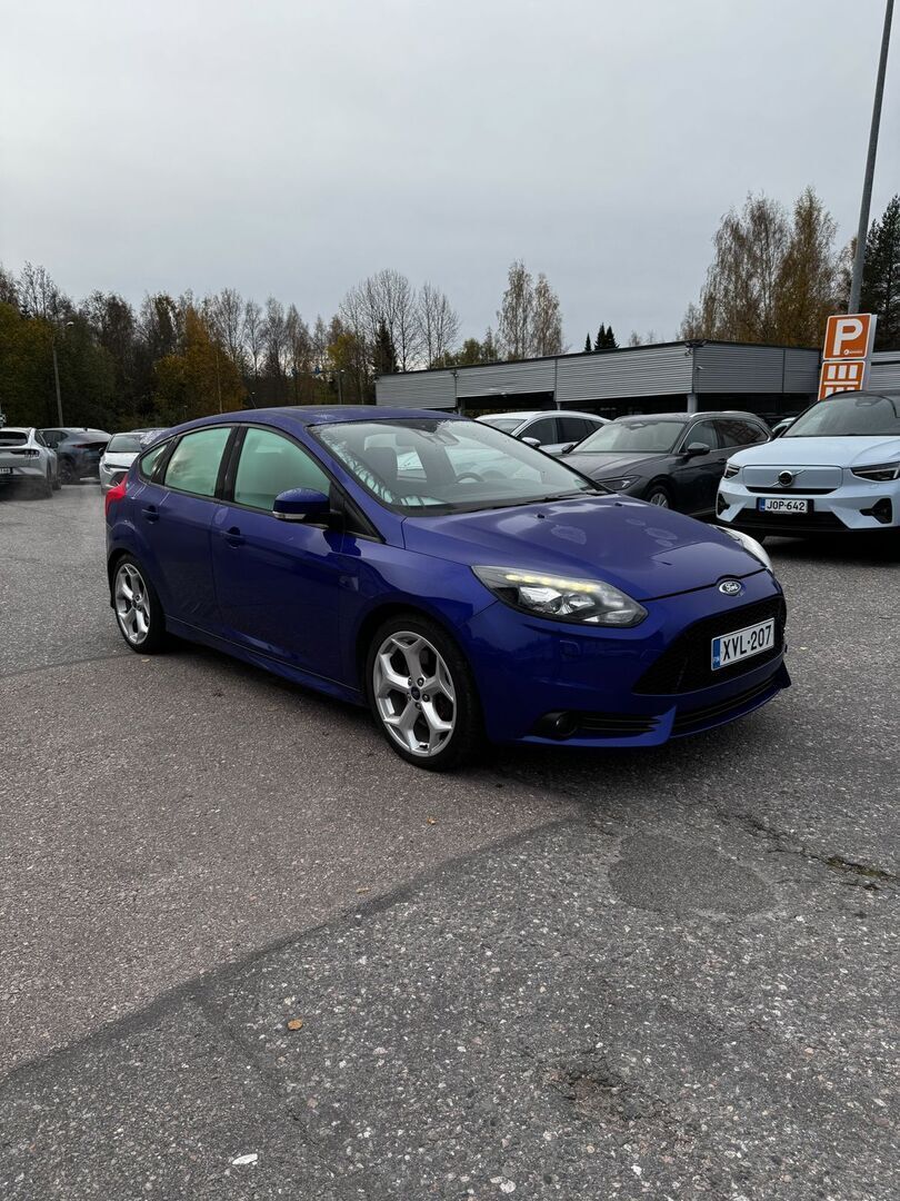 Ford Focus 2013 Sininen