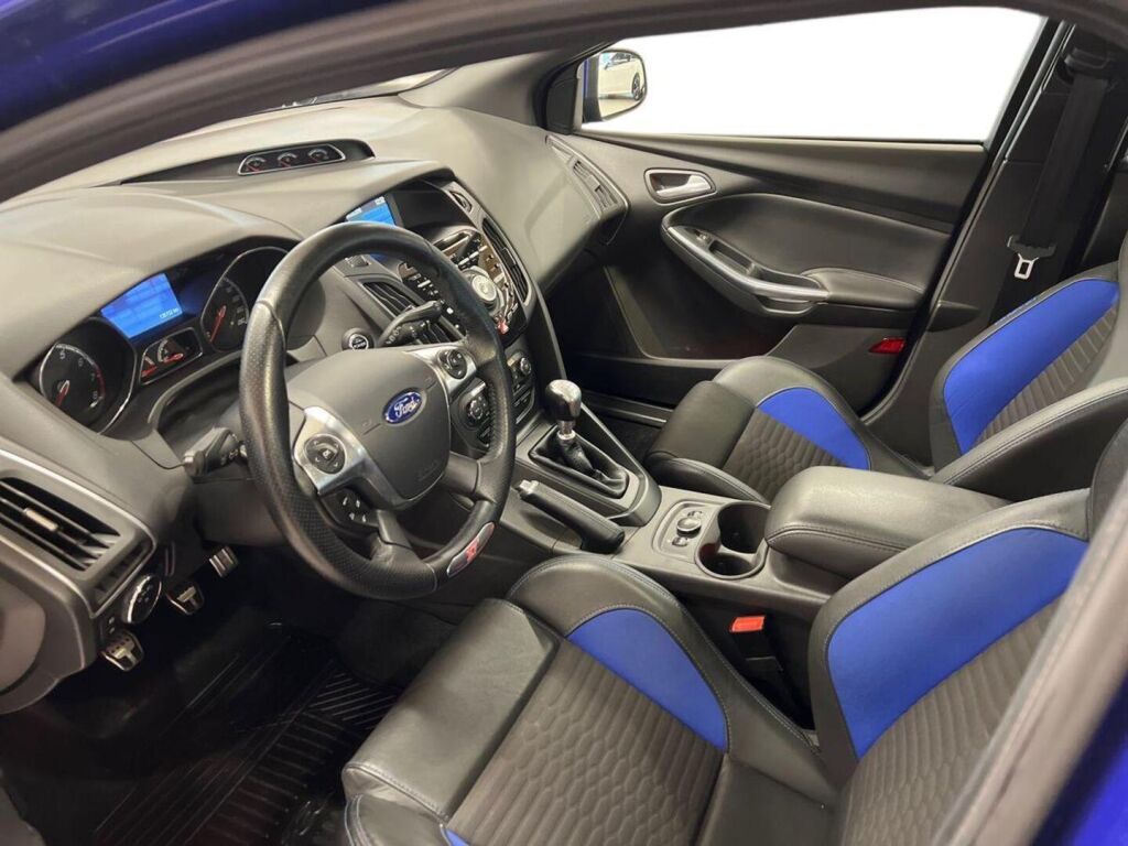 Ford Focus 2013 Sininen