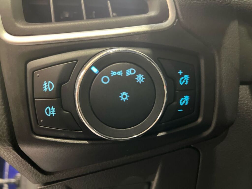 Ford Focus 2013 Sininen