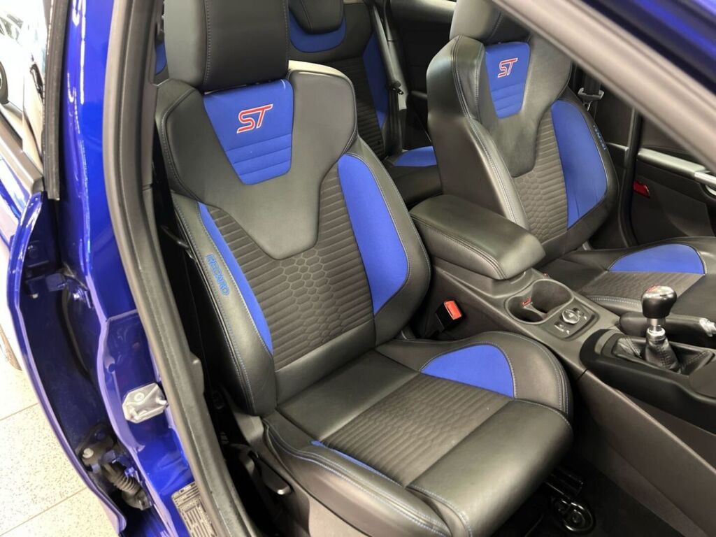 Ford Focus 2013 Sininen