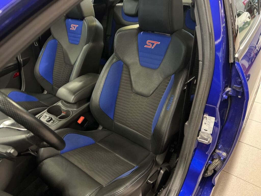 Ford Focus 2013 Sininen