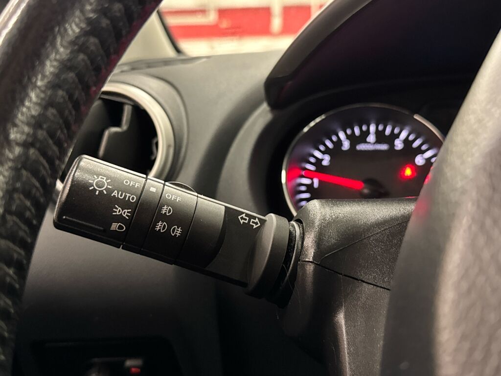 Nissan Qashqai 2013 Violetti