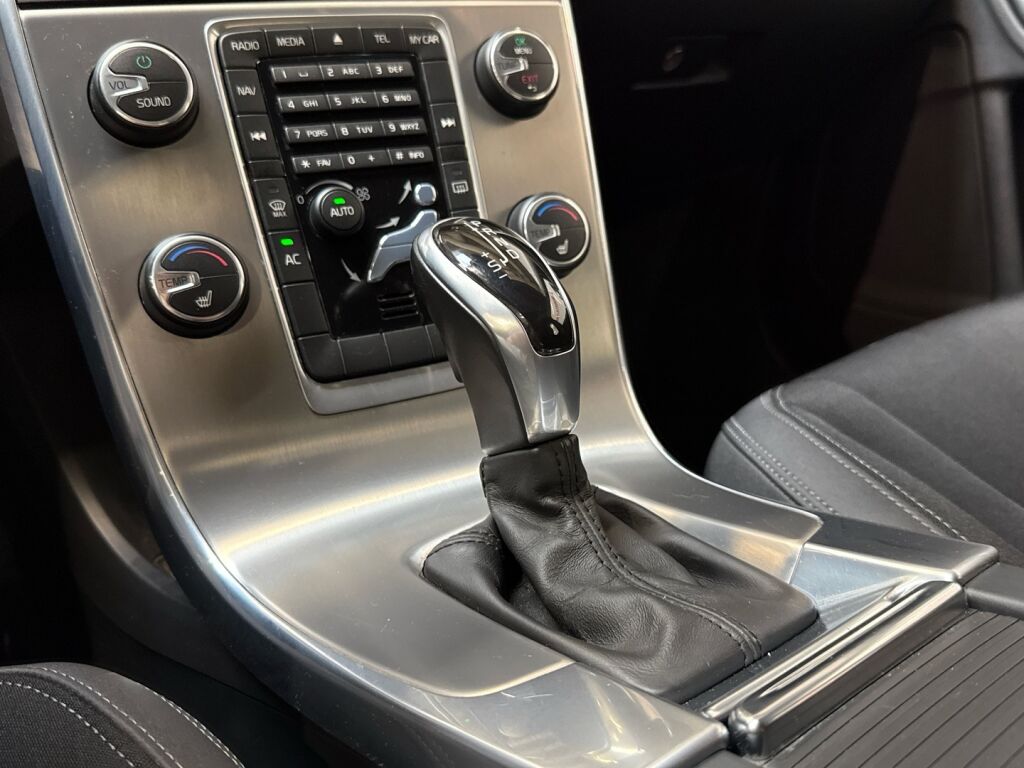 Volvo V60 2013 Valkoinen