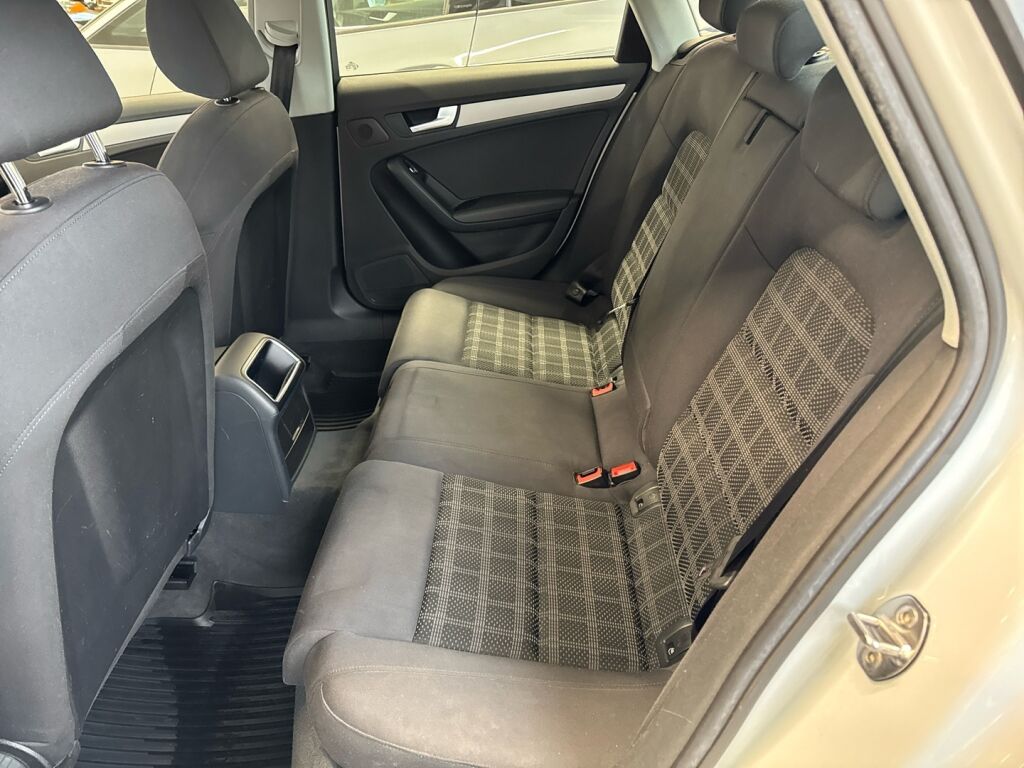 Audi A4 2013 Valkoinen