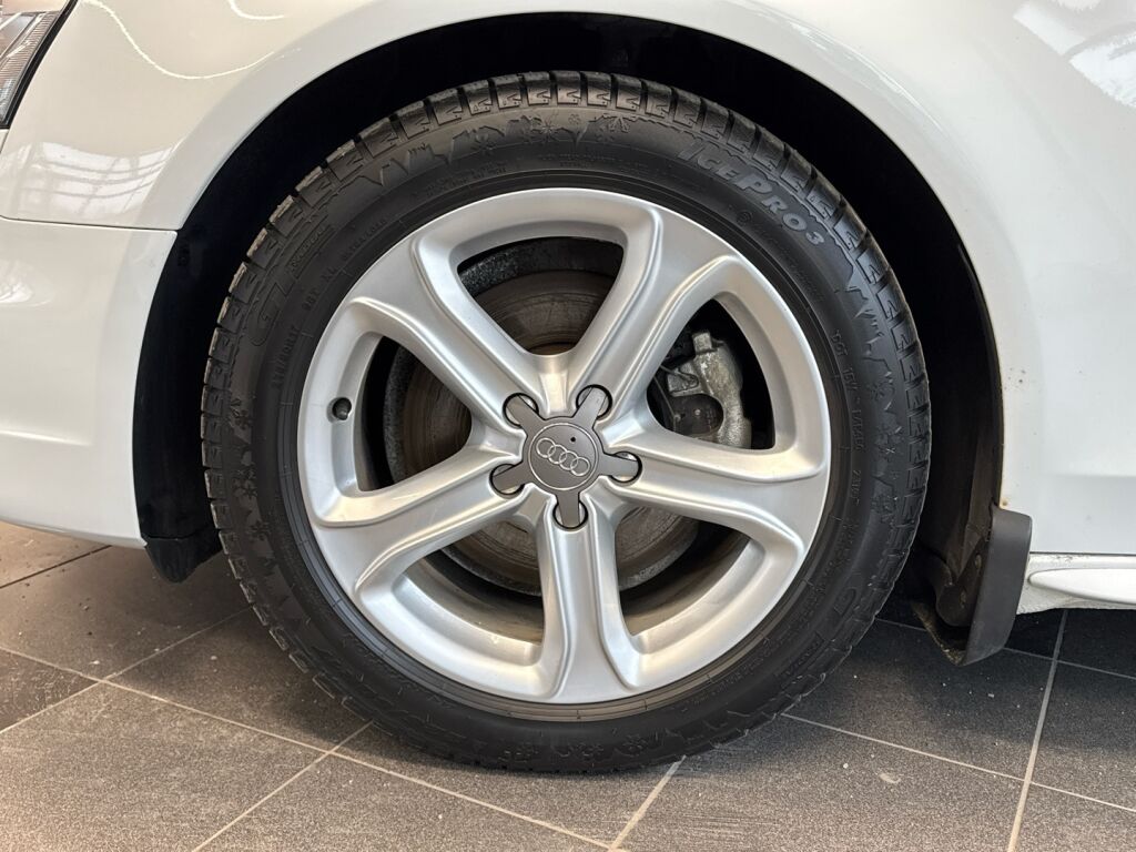 Audi A4 2013 Valkoinen