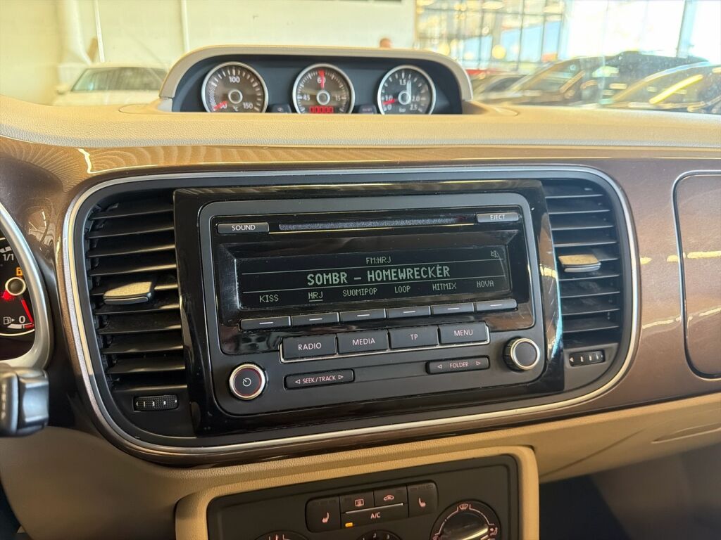 Volkswagen Beetle 2013 Ruskea (beige)