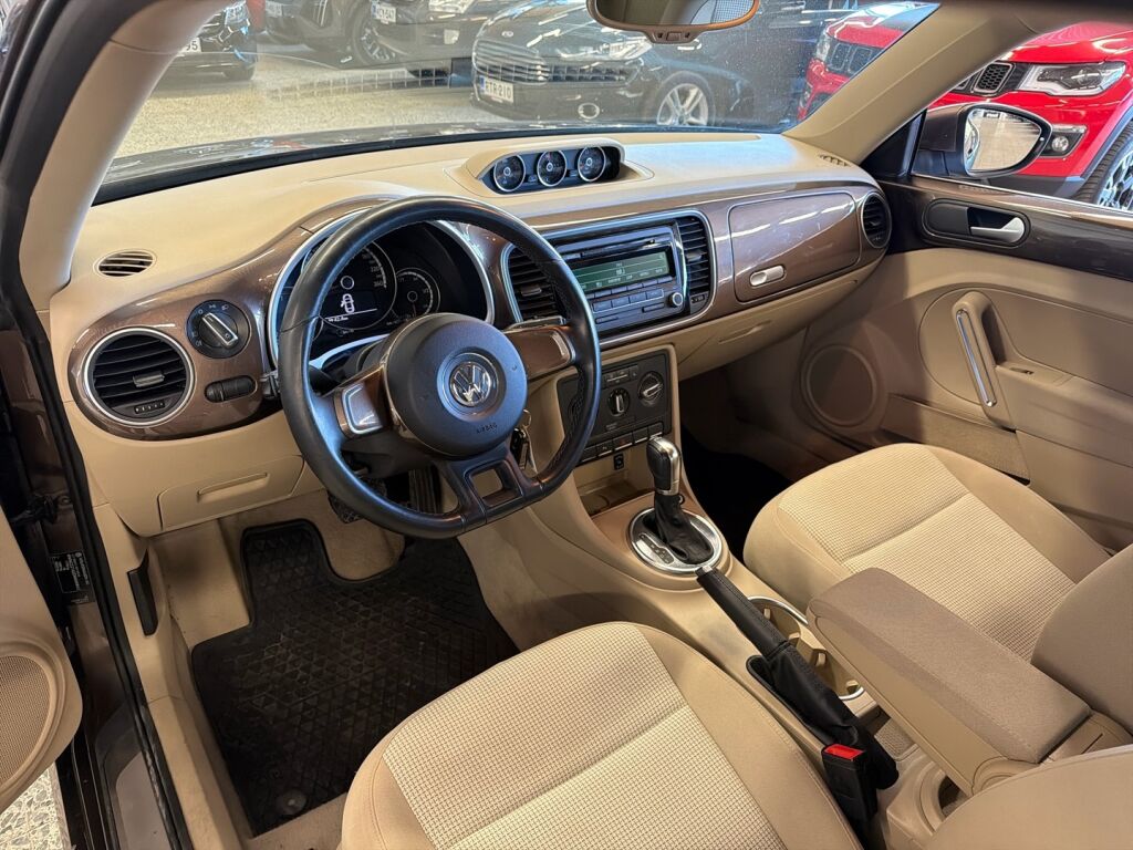 Volkswagen Beetle 2013 Ruskea (beige)