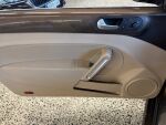 Volkswagen Beetle 2013 Ruskea (beige)