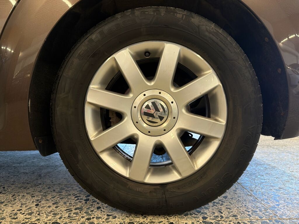 Volkswagen Beetle 2013 Ruskea (beige)