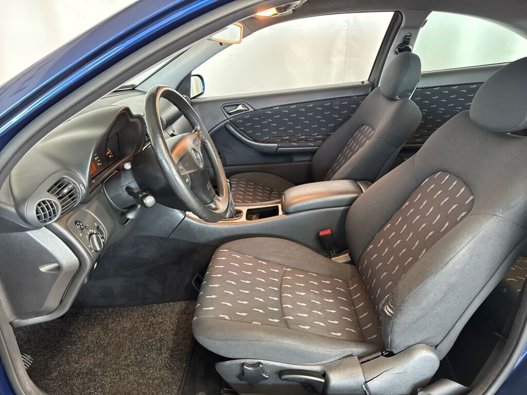 Mercedes-Benz C 2002 Sininen