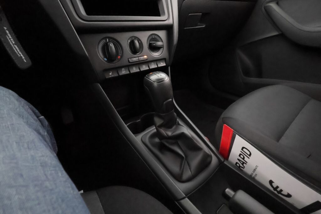 Skoda Rapid 2014 Valkoinen