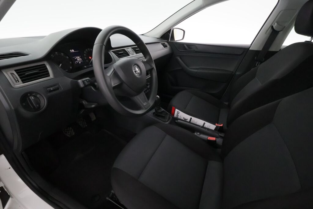 Skoda Rapid 2014 Valkoinen