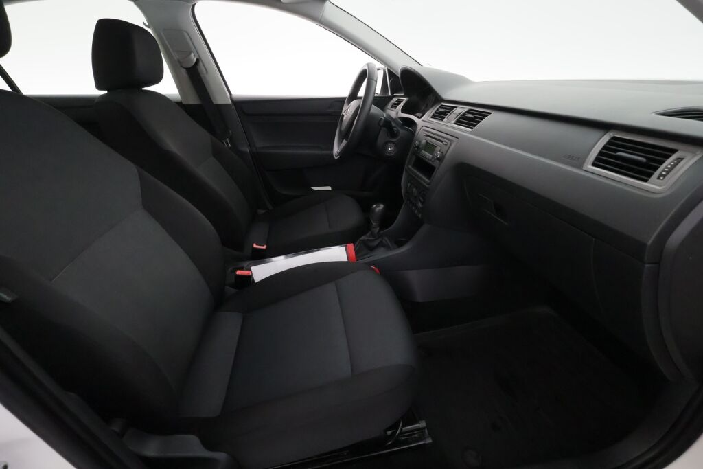 Skoda Rapid 2014 Valkoinen