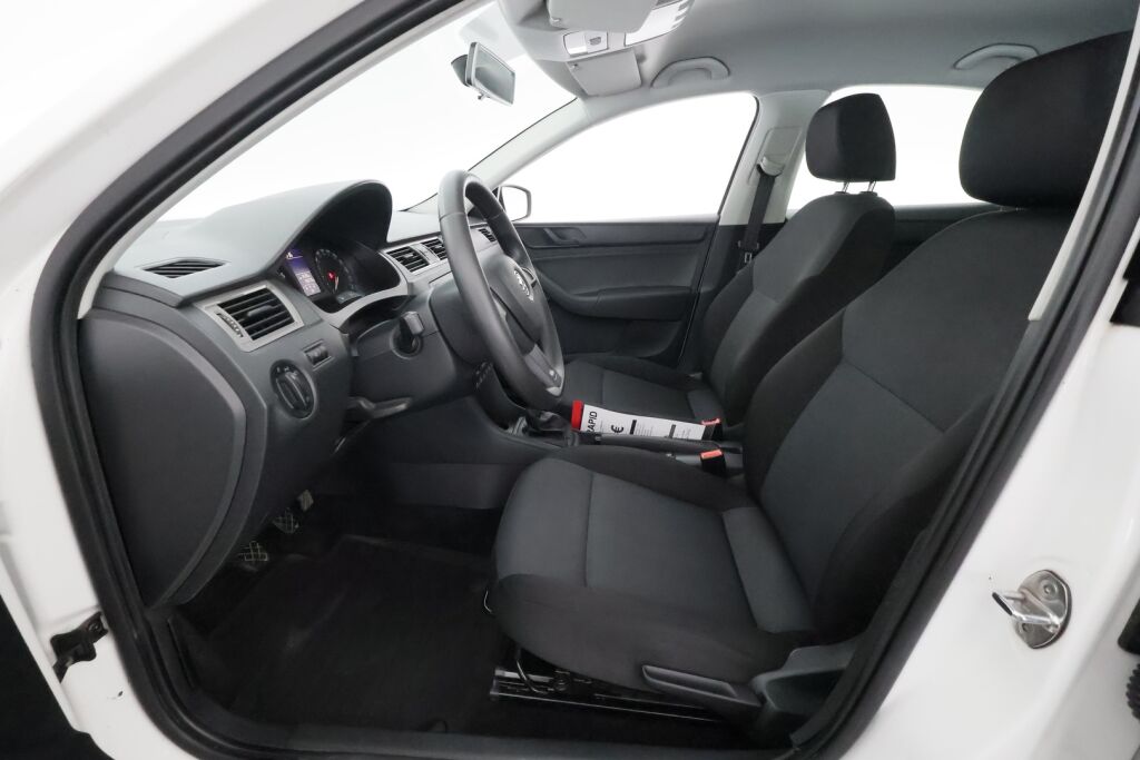 Skoda Rapid 2014 Valkoinen