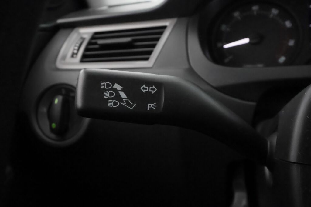 Skoda Rapid 2014 Valkoinen