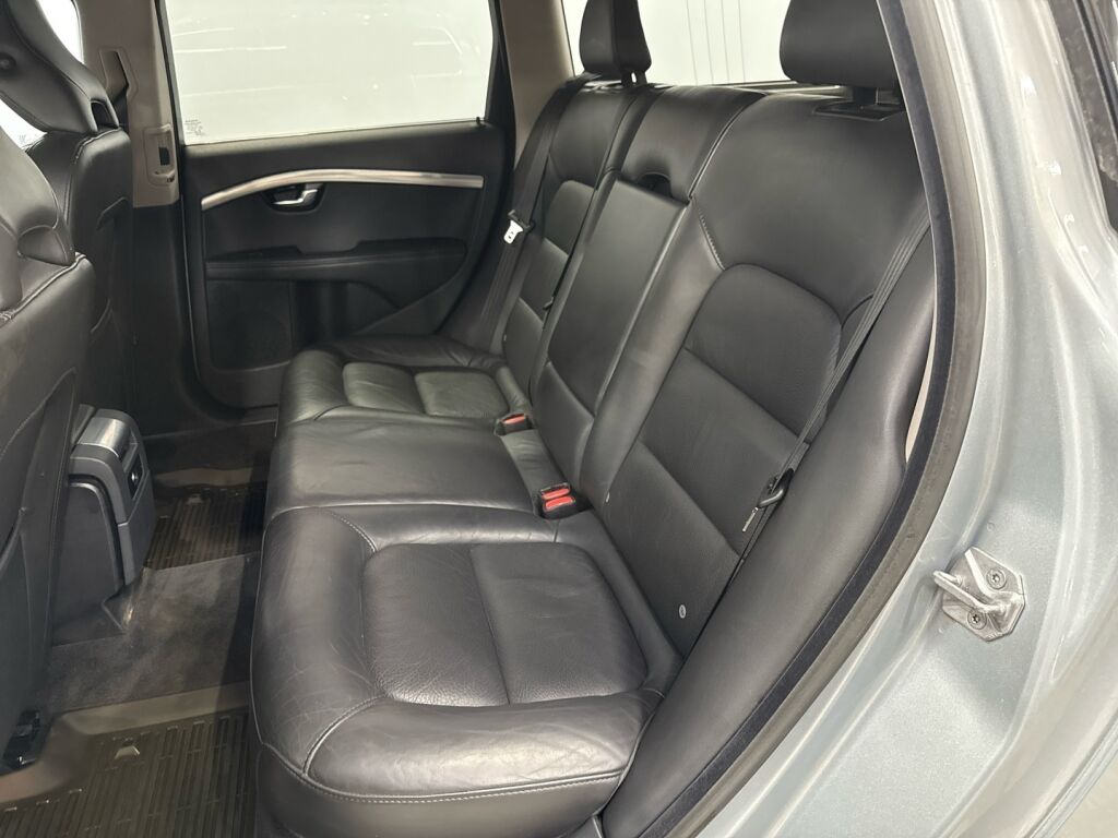 Volvo V70 2014 Harmaa