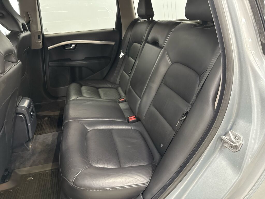 Volvo V70 2014 Harmaa