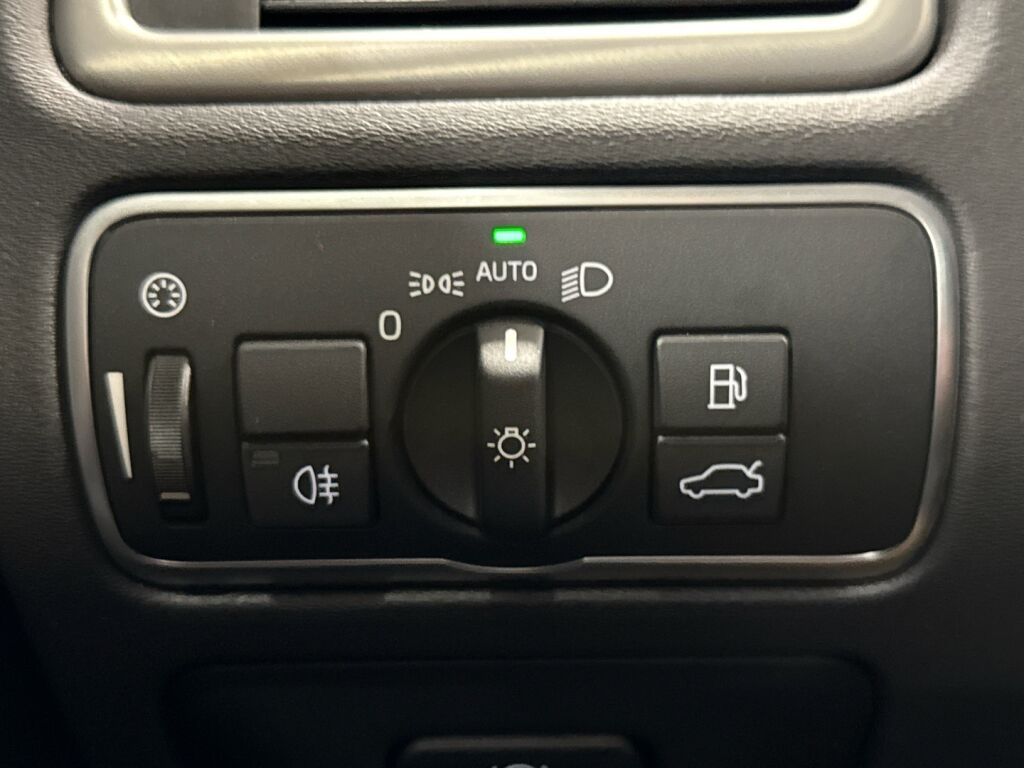 Volvo V70 2014 Harmaa