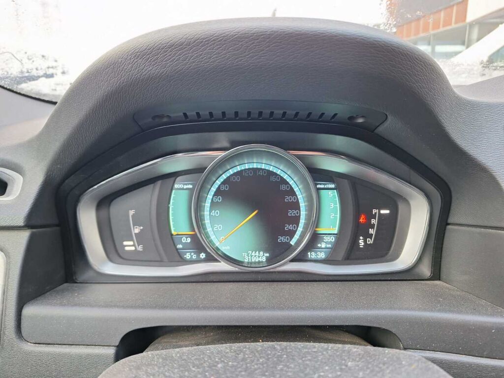 Volvo V70 2014 Harmaa