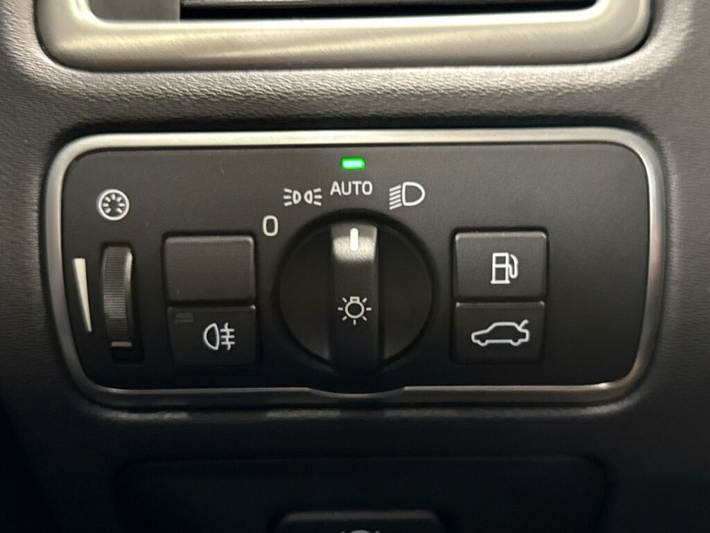 Volvo V70 2014 Harmaa