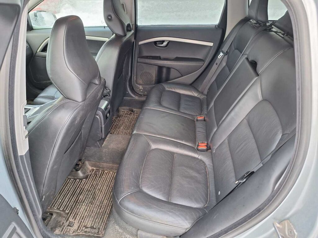 Volvo V70 2014 Harmaa