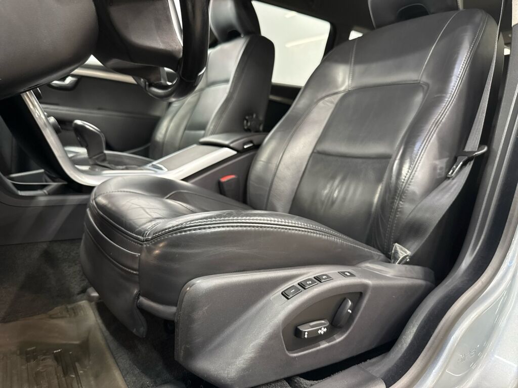 Volvo V70 2014 Harmaa