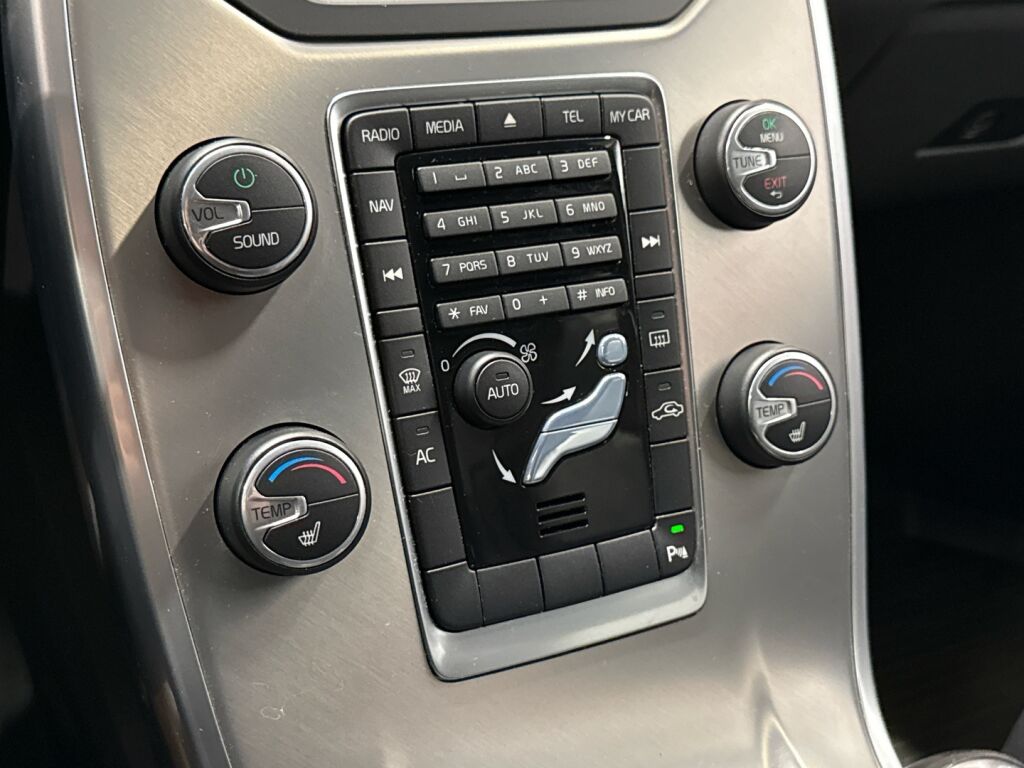 Volvo V70 2014 Harmaa