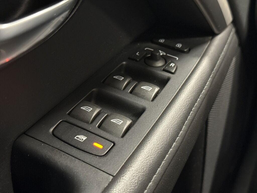 Volvo V70 2014 Harmaa