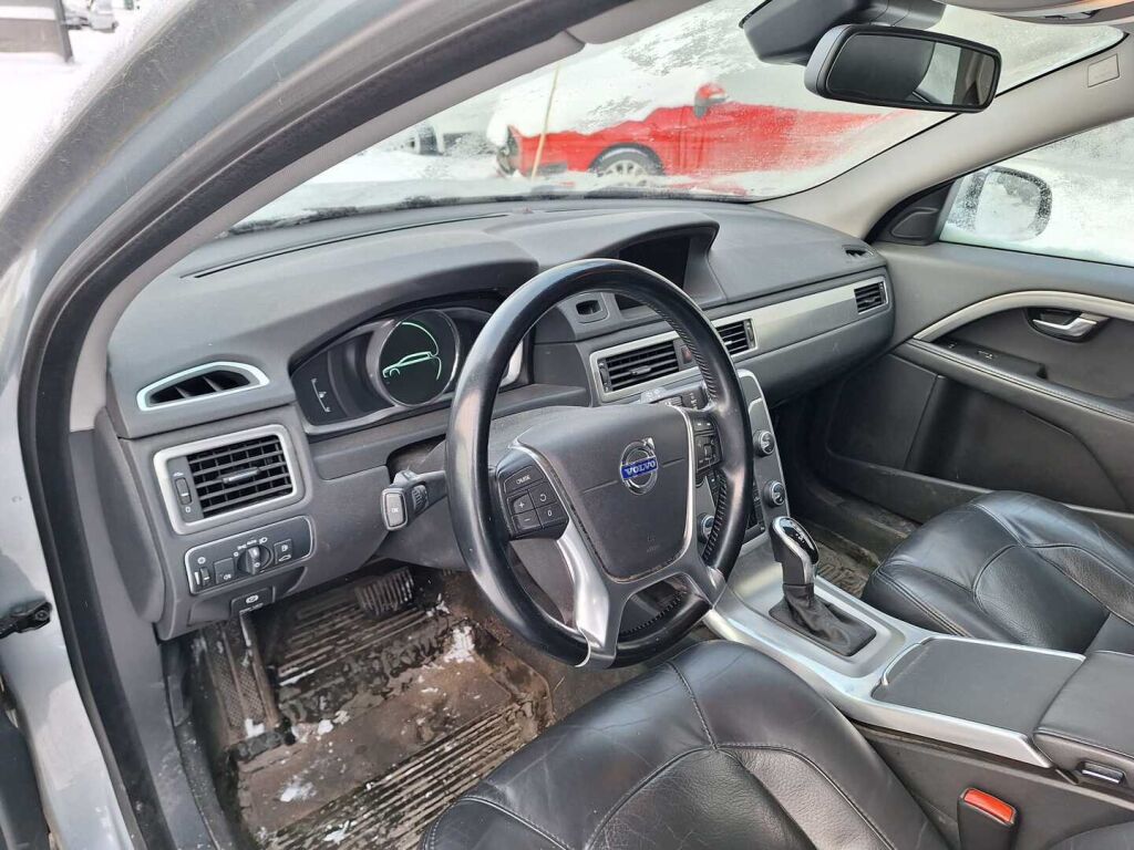Volvo V70 2014 Harmaa