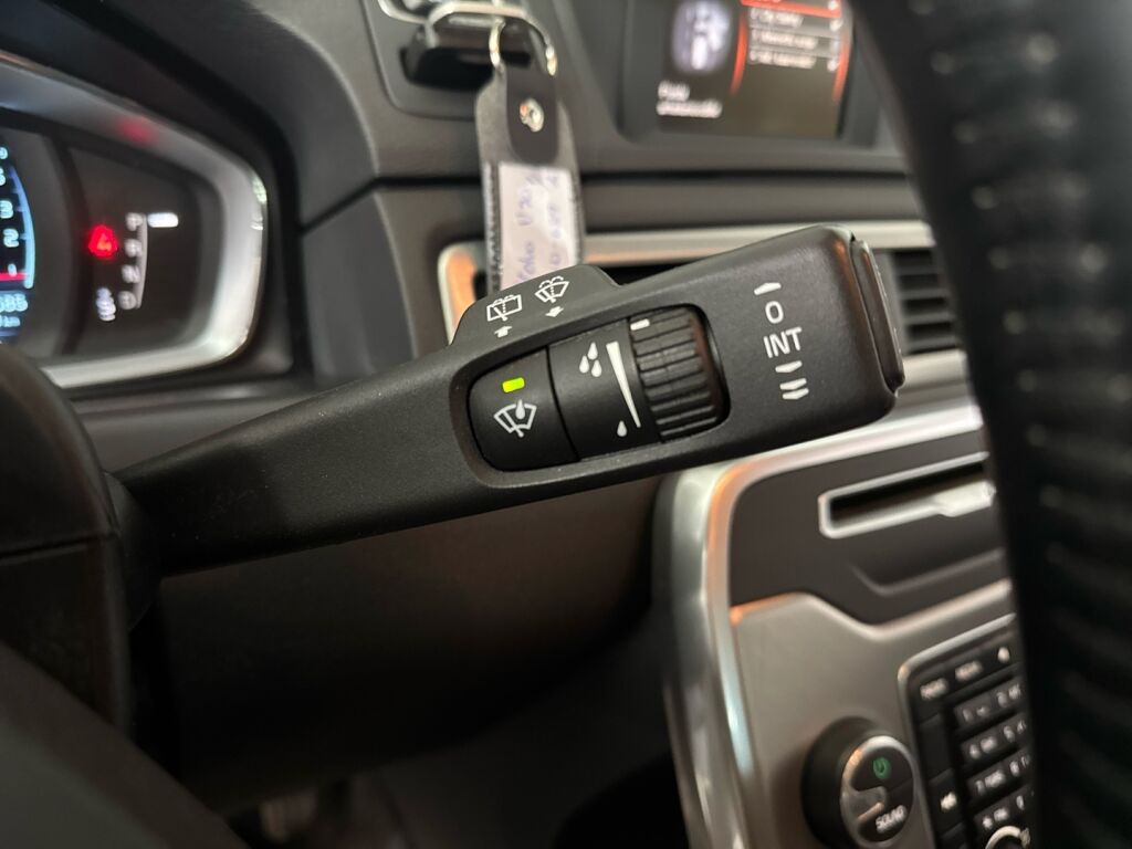 Volvo V70 2014 Ruskea (beige)