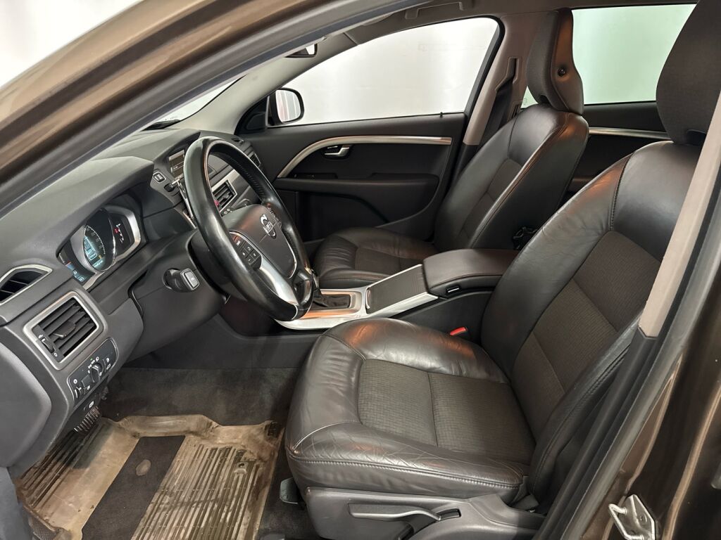 Volvo V70 2014 Ruskea (beige)