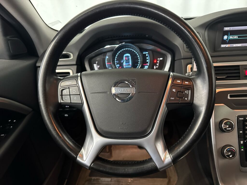 Volvo V70 2014 Ruskea (beige)