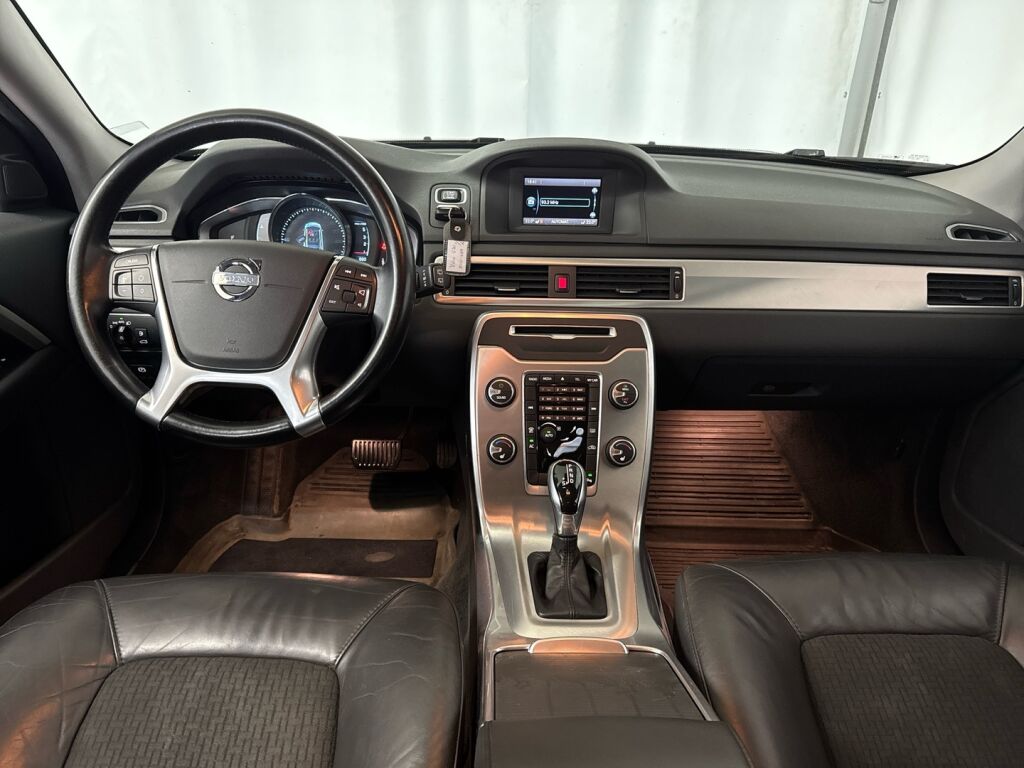 Volvo V70 2014 Ruskea (beige)