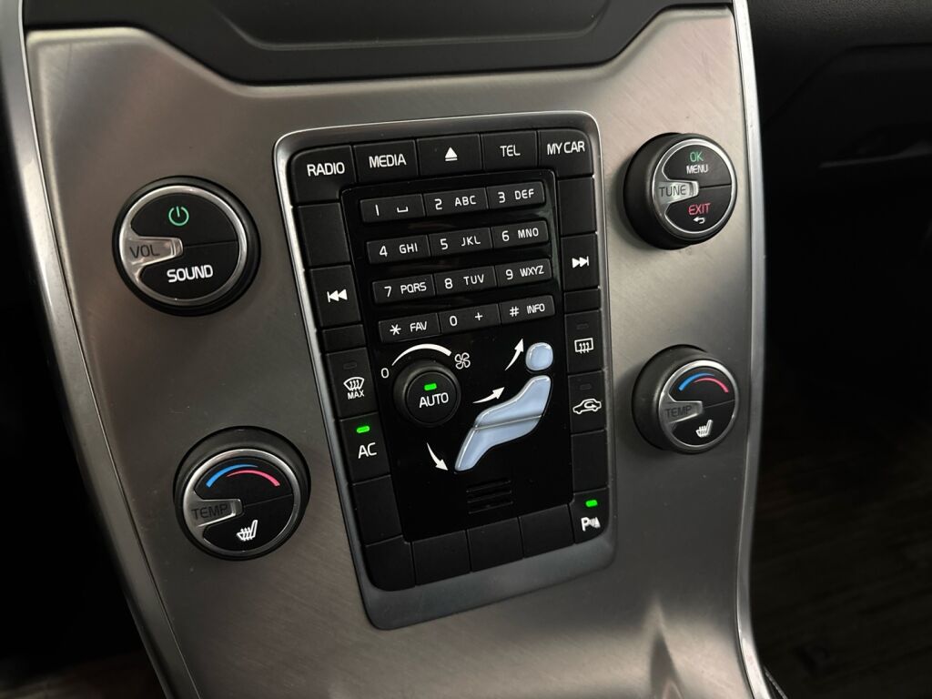 Volvo V70 2014 Ruskea (beige)