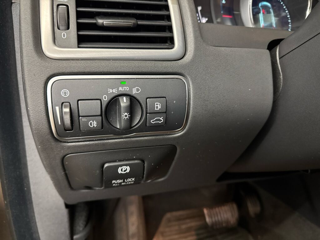 Volvo V70 2014 Ruskea (beige)