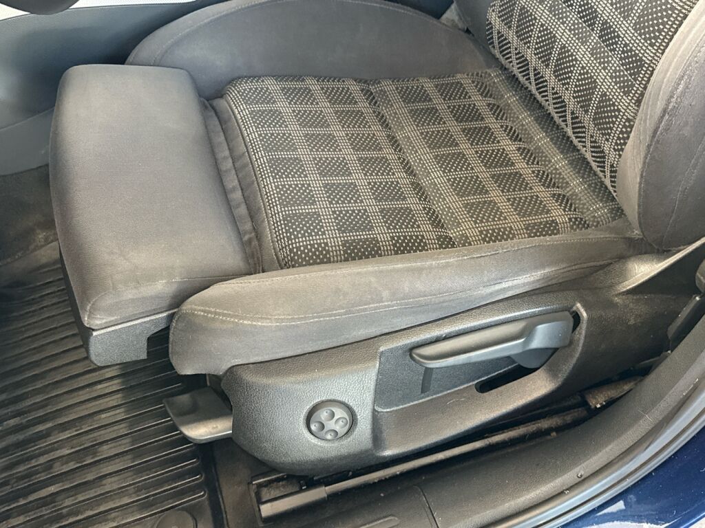 Audi A4 2014 Sininen