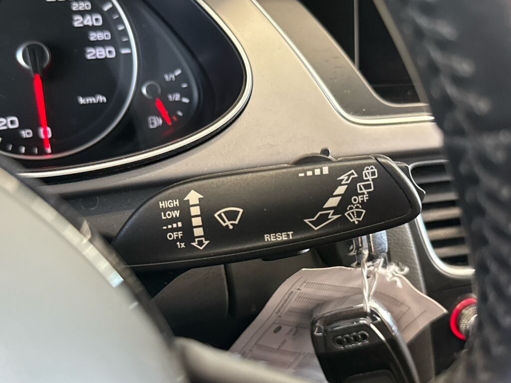 Audi A4 2014 Sininen