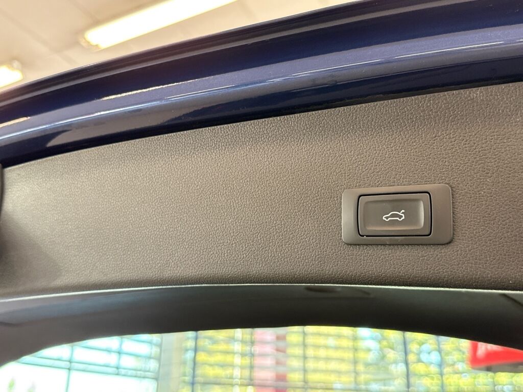 Audi A4 2014 Sininen