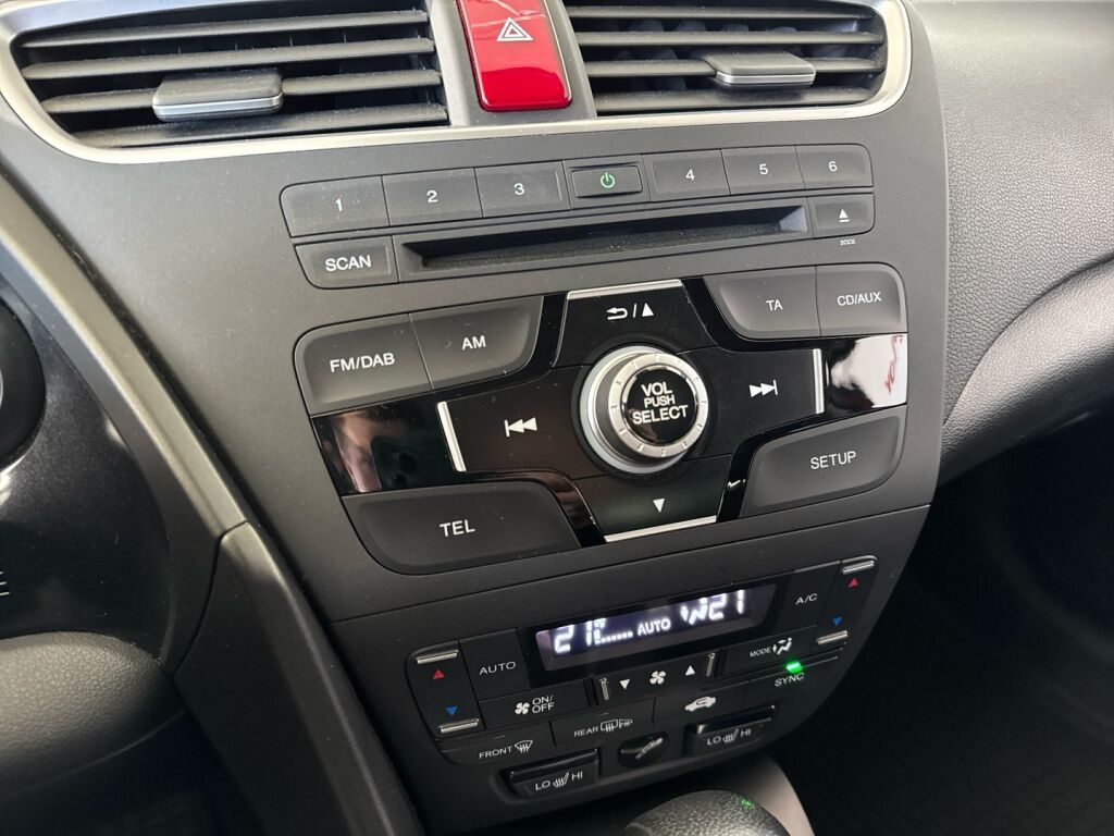 Honda Civic 2014 Punainen