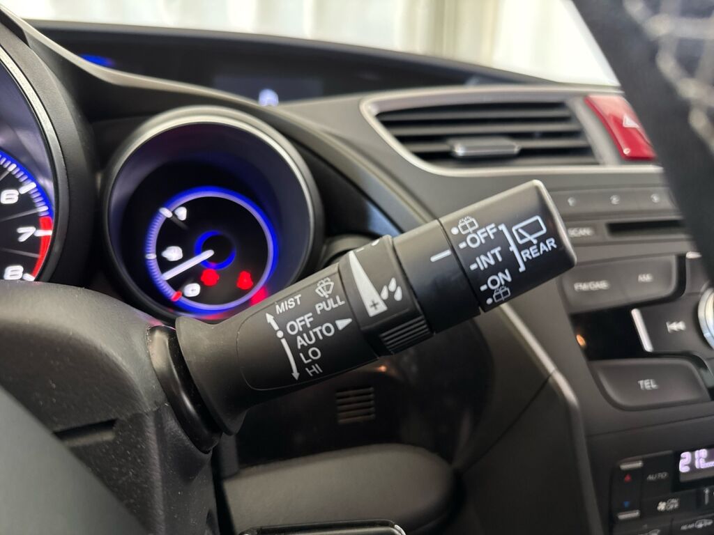 Honda Civic 2014 Punainen