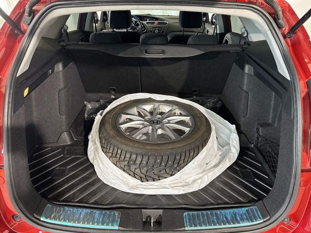 Honda Civic 2014 Punainen