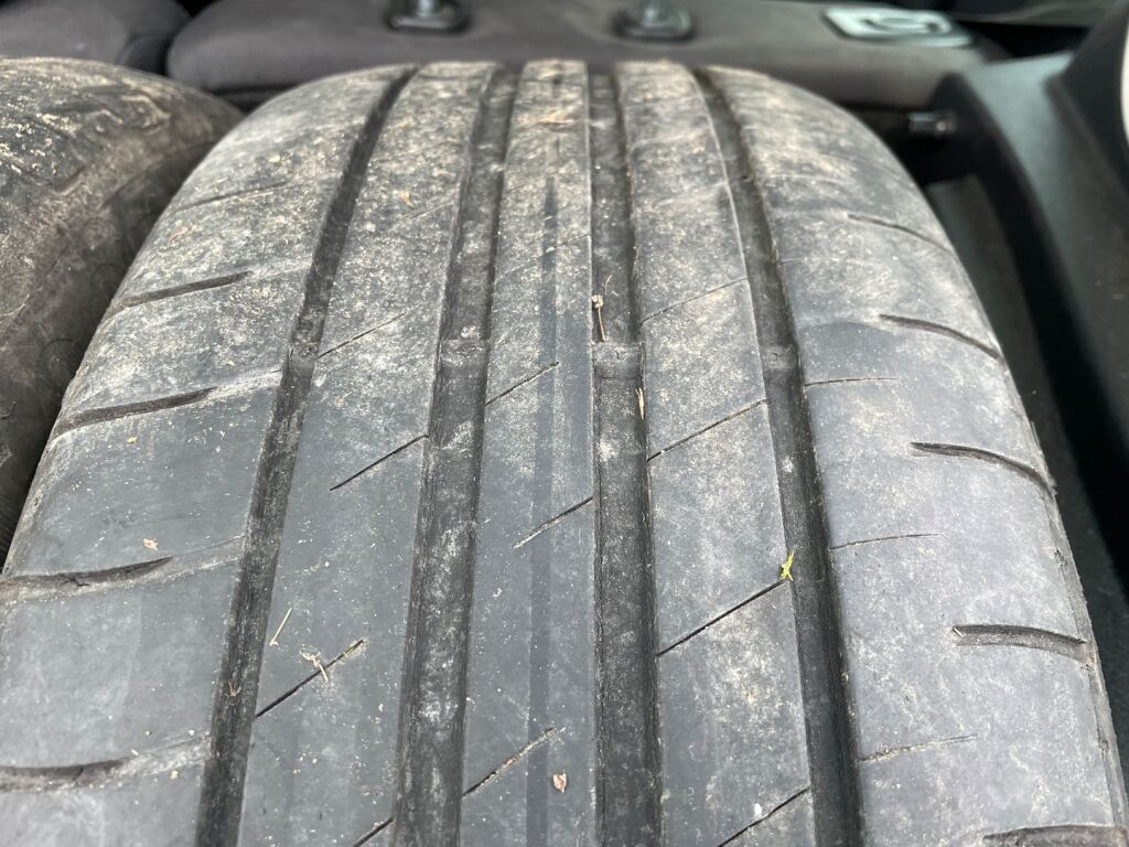 Ford Focus 2014 Musta