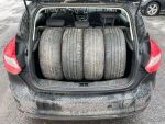 Ford Focus 2014 Musta