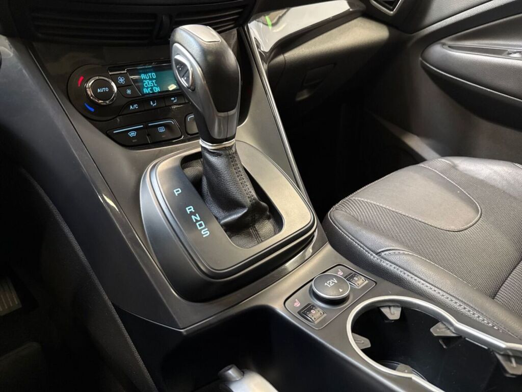 Ford Kuga 2014 Valkoinen