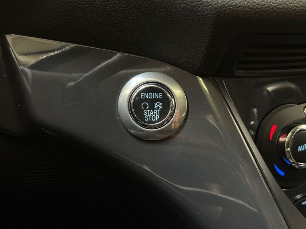 Ford Kuga 2014 Valkoinen