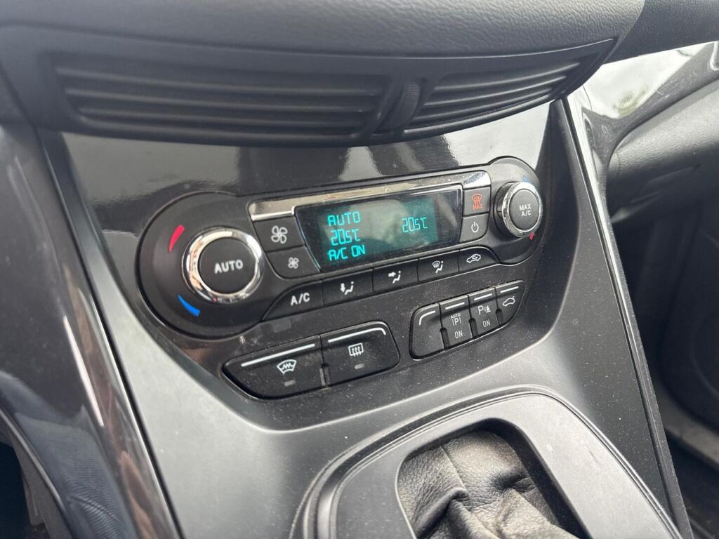 Ford Kuga 2014 Valkoinen